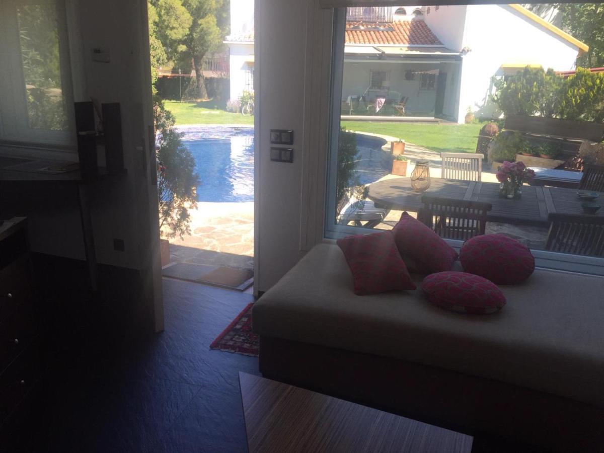 Juan And Susana Apartment โปซูเอโล เด อาลาร์กอน ภายนอก รูปภาพ